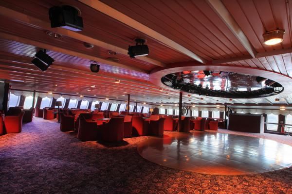 DEck 7 FWd Dolphin Lounge-Spot Lights set up for Musician DEck 7 FWd Dolphin Lounge-Spot Lights set up for Musician