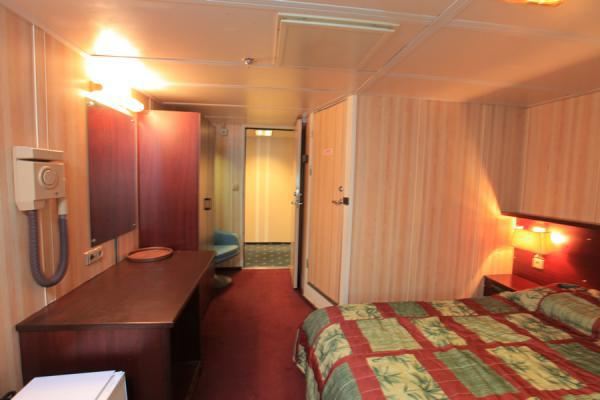 First class cabin with attached toilet & bath tub First class cabin with attached toilet & bath tub